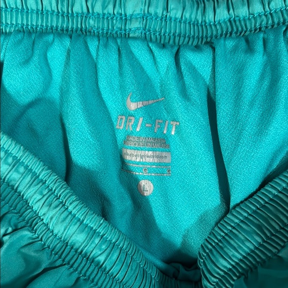 Nike Teal and Maroon Athletic Shorts - Picture 2 of 4